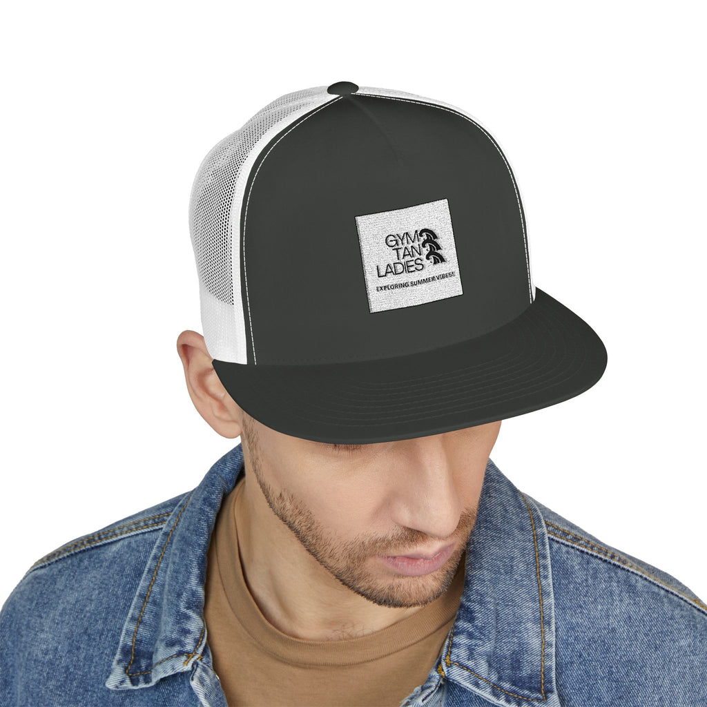 5 Panel Trucker Cap gym tan logo