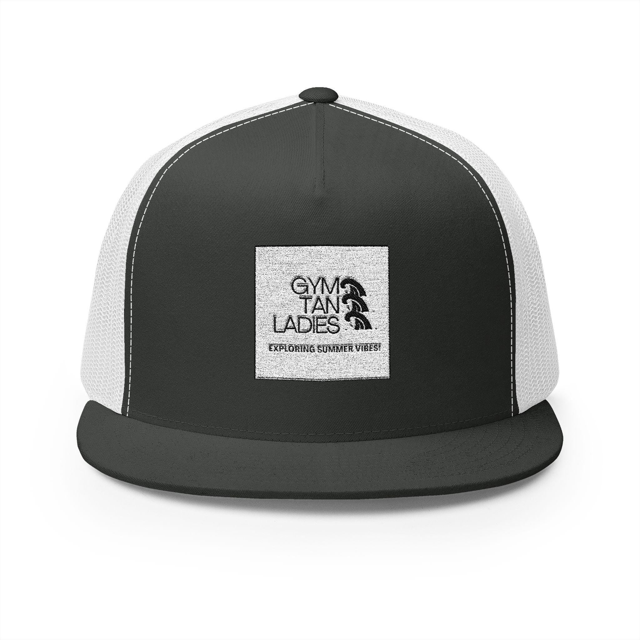 5 Panel Trucker Cap gym tan logo